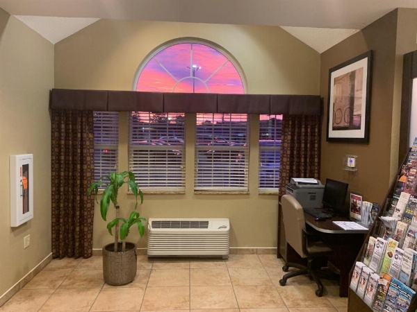 Microtel Inn & Suites by Wyndham Sayre image 26